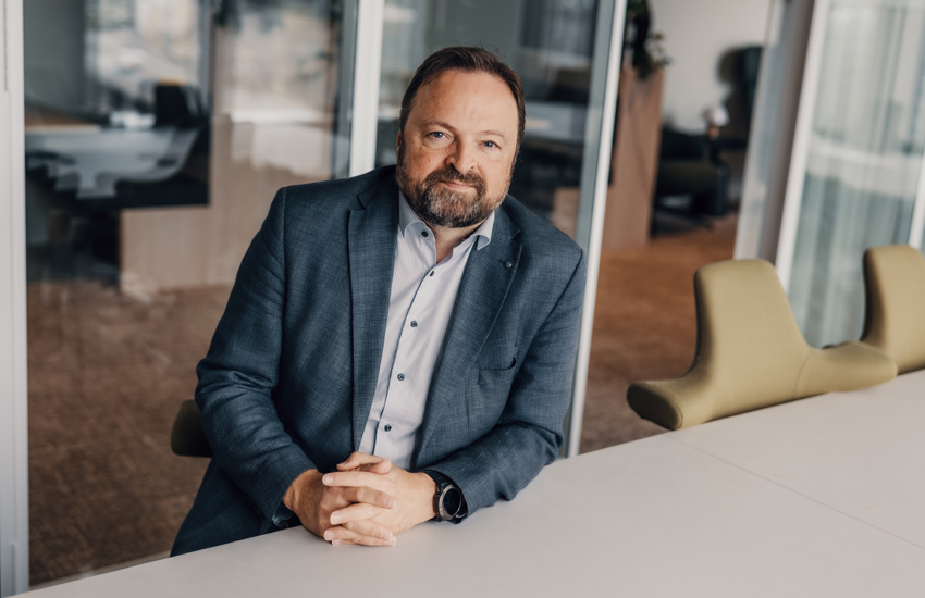 Eirik Gulbrandsen 103210 Hr